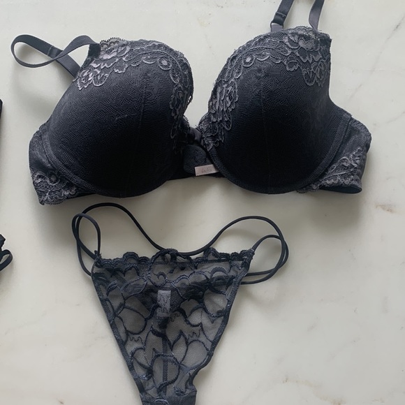 2 sets - Bra size 36D, bottoms medium size - Picture 4 of 6